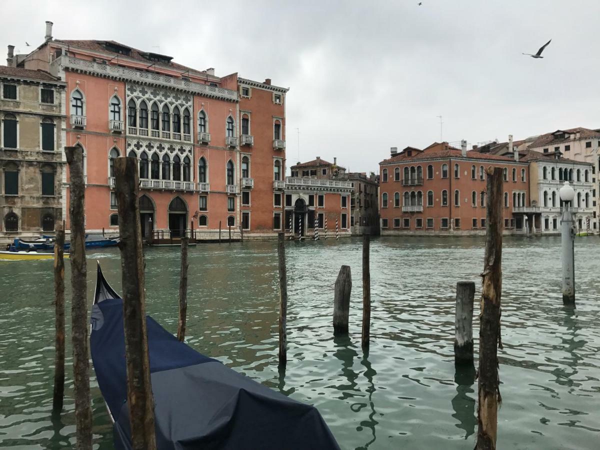 Апартаменты Palazzo Grassi And Accademia Bridge Superb House Венеция Экстерьер фото